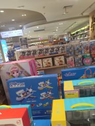-孩子王(静安大融城店)
