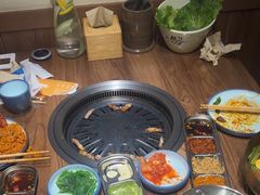 -明洞阿姨·韩式酱蟹烤肉·创意料理(三元桥店)