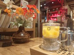 -月亮眼花园餐厅书吧酒吧