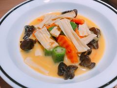 上汤秋葵腐竹-新太二·鲜料川菜(晶耀前滩店)