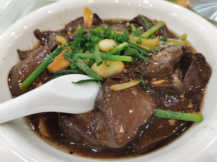 胜记烧鹅美食店-"去松山湖玩之后想着靠近大岭山,就过去吃烧.