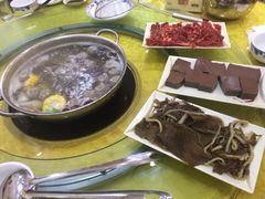 闽粤一牛-闽粤一牛潮汕牛肉火锅
