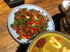 香辣小锅米线-滇越乘象云南餐厅(豆各庄店)