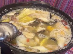 -香巴拉云南餐厅(华莱坞店)