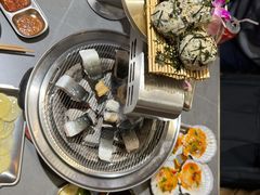 -围炉肉舍•炭烤活鳗•丹东海鲜烤肉(步行街店)