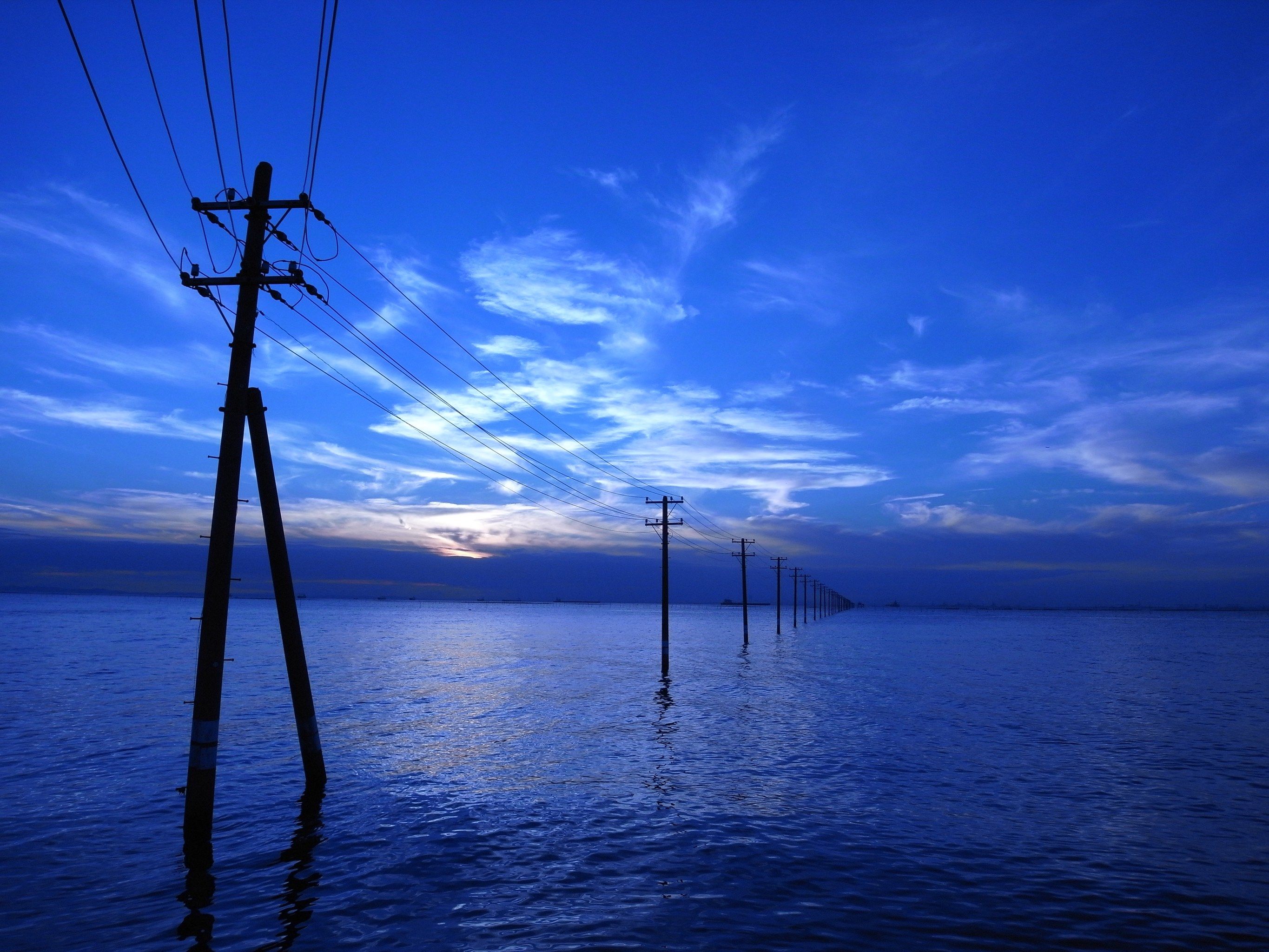 蓝色的,最小的,悲伤的海