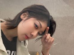 -变画·发型STUDIO