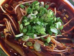-拈签一笑黄牛肉辣卤串串