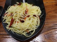 私房酸辣土豆丝-红尘酒肉小馆