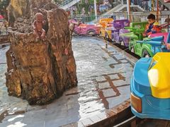 -顺德大良半月城游乐场