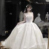 在婚纱店当在逃公主👸