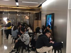 等位区-捞王锅物料理(上海世茂广场店)