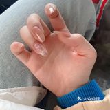 一家很小很小很小的美甲店