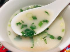 -尚尚仙·酸汤猪手·猪肚鸡火锅(华联万柳购物中心店)