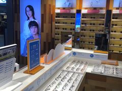 -LOOK眼镜·蔡司依视路配镜(宝山万达店)