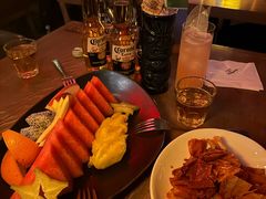 -FOUR PLAY BAR
