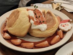 草莓奶油苏芙蕾-UPPER KITCHEN(延安路店)