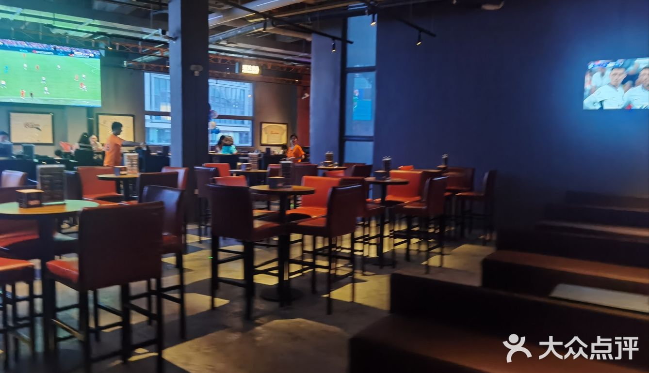 运动、看球、吃饭