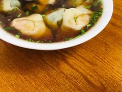 荠菜鲜肉大馄饨各半-吴家馄饨