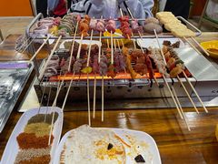 -哈尔滨小酒馆·鲜肉现穿自助烧烤(康新花园店)