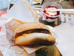 双层吉士汉堡-麦当劳(展览路店)