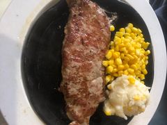 -豪客来牛排(中央花苑店)