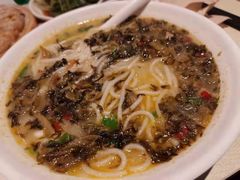 金汤酸菜米粉-甲乙饼·手工牛肉饼(东方广场店)