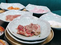 -臻牛烤肉