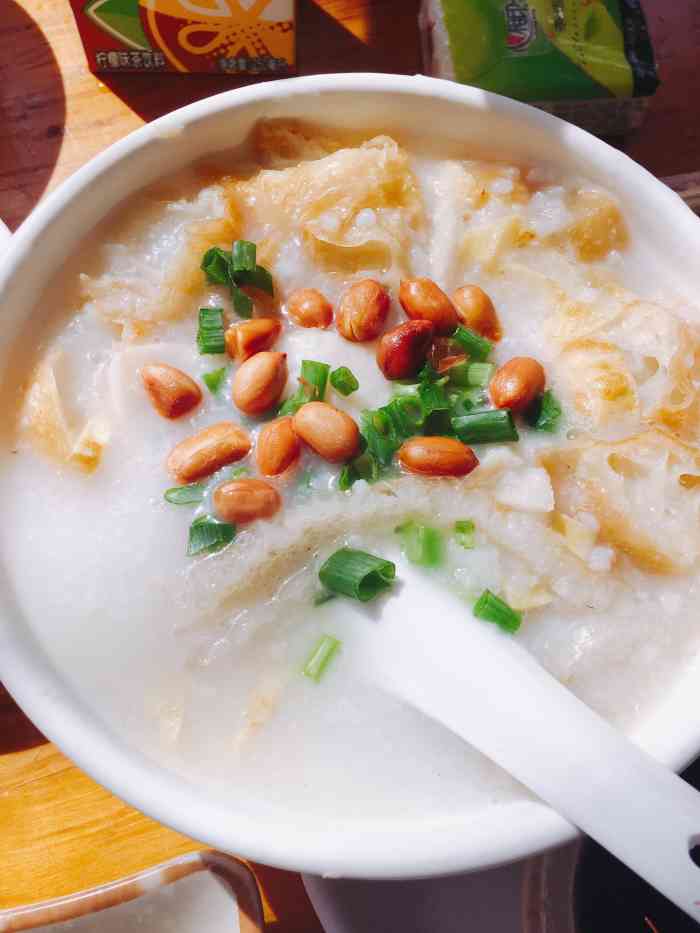 猫记艇仔粥-"这里是去长洲必到之处,已经从先前的船上搬.