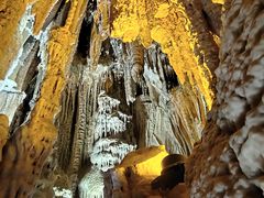 -巴马水晶宫