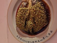 -阿瓦山寨·湘菜现炒·剁椒鱼头王(咸阳总店)