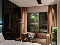 -万泊酒店(长沙五一广场国金中心店)