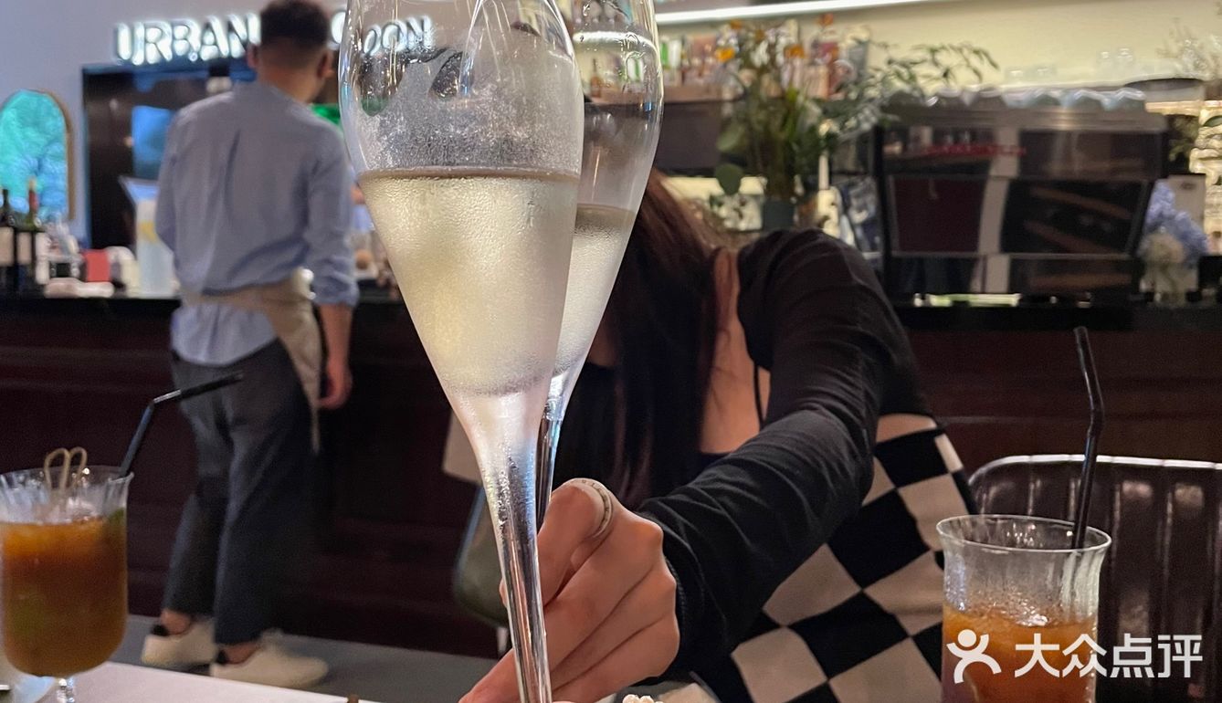 运河映巷里的宝藏brunch？老板娘说他们是酒吧！