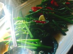 -Chom Cafe and Restaurant