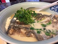 砂锅鱼头-75幢私房菜馆