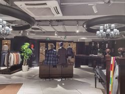 -BRANS PORO布朗斯伯勒西装高级定制·瑞璞西装(金陵店)
