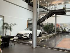 -成都中升之星奔驰4S店