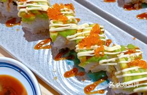 Avocado and Shrimp Spring Rolls