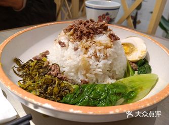 相比之下我更喜欢牛油饭，便宜美味，简简单单的也不会腻！