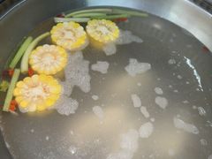牛骨清汤汤底-三头牛·潮汕牛肉生蚝火锅 (夏湾店)