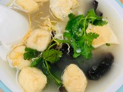 油豆腐百叶包粉丝汤-小杨生煎(金山百联购物中心3楼店)