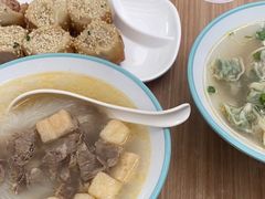 -小杨生煎(金山百联购物中心3楼店)