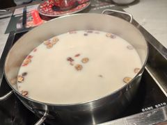 -尚尚仙·酸汤猪手·猪肚鸡火锅(华联万柳购物中心店)