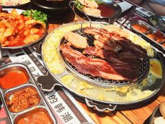 调味牛五花肉-青瓦炭韩潮烤肉(花园道店)