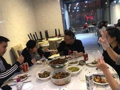 -凤凰路何眼镜香辣蟹(花果园店)