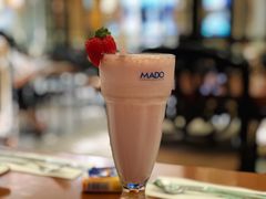 草莓奶昔-MADO冰淇淋咖啡馆(淘金店)