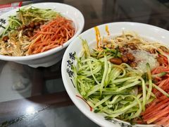 -牛一嘴·兰州牛肉面·大盘鸡(财富中心店)