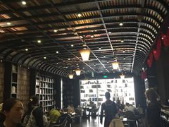 -钟书阁(松江泰晤士小镇店)