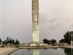 -亚龙湾中心广场