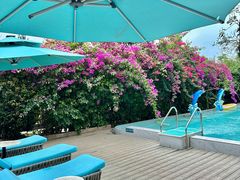 -芭黎人江景轻奢酒店(告庄西双景星光夜市店)